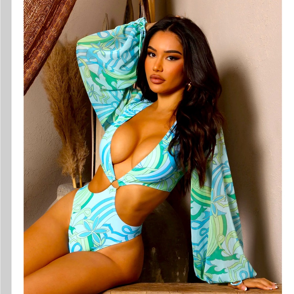 Brand new bathing suit never worn